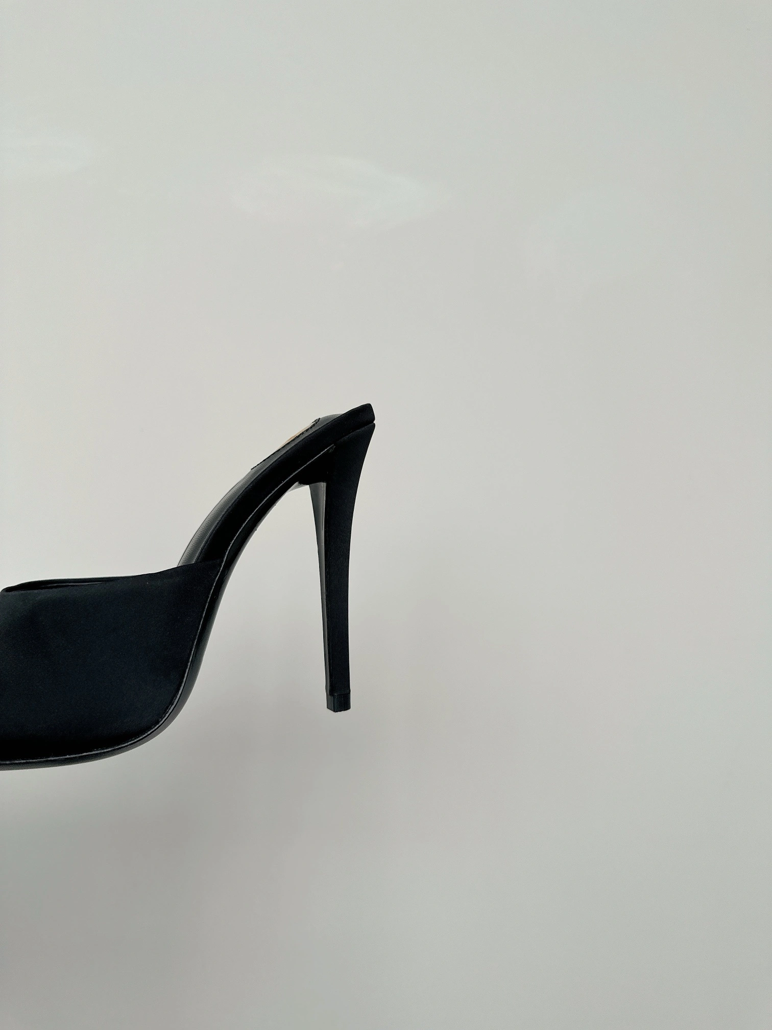 COCO--- Yv5s 7629669QN001000 Heel height：10.5CM sheepskin item:D-X062E2025W
